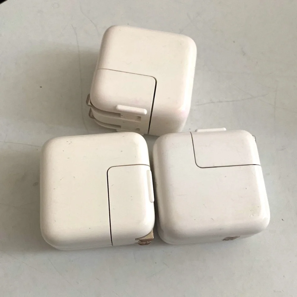 ⭐️3 iPhone chargers blocks